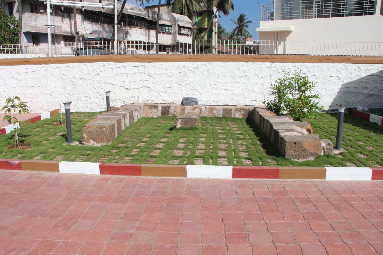 Hira Laxmi Residency Alibag Bagian luar foto