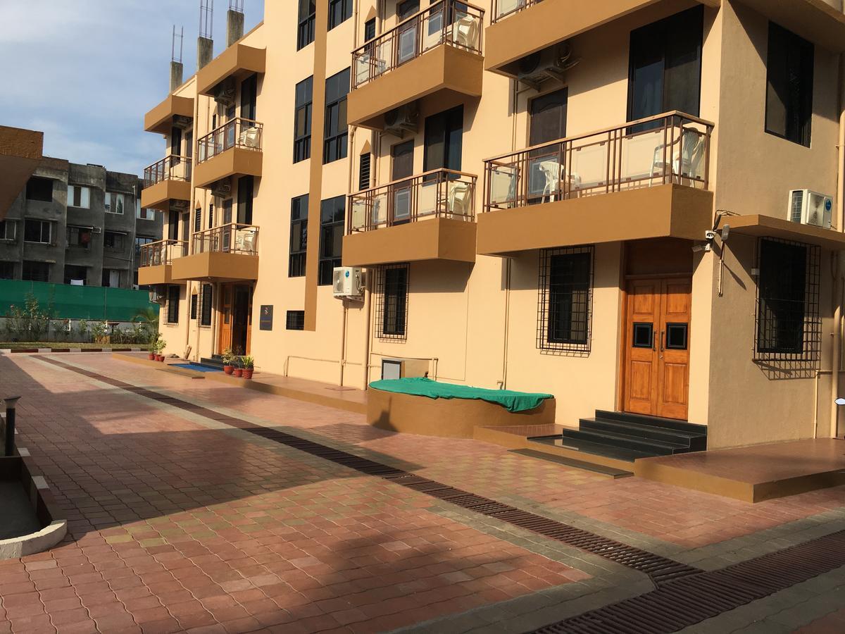 Hira Laxmi Residency Alibag Bagian luar foto